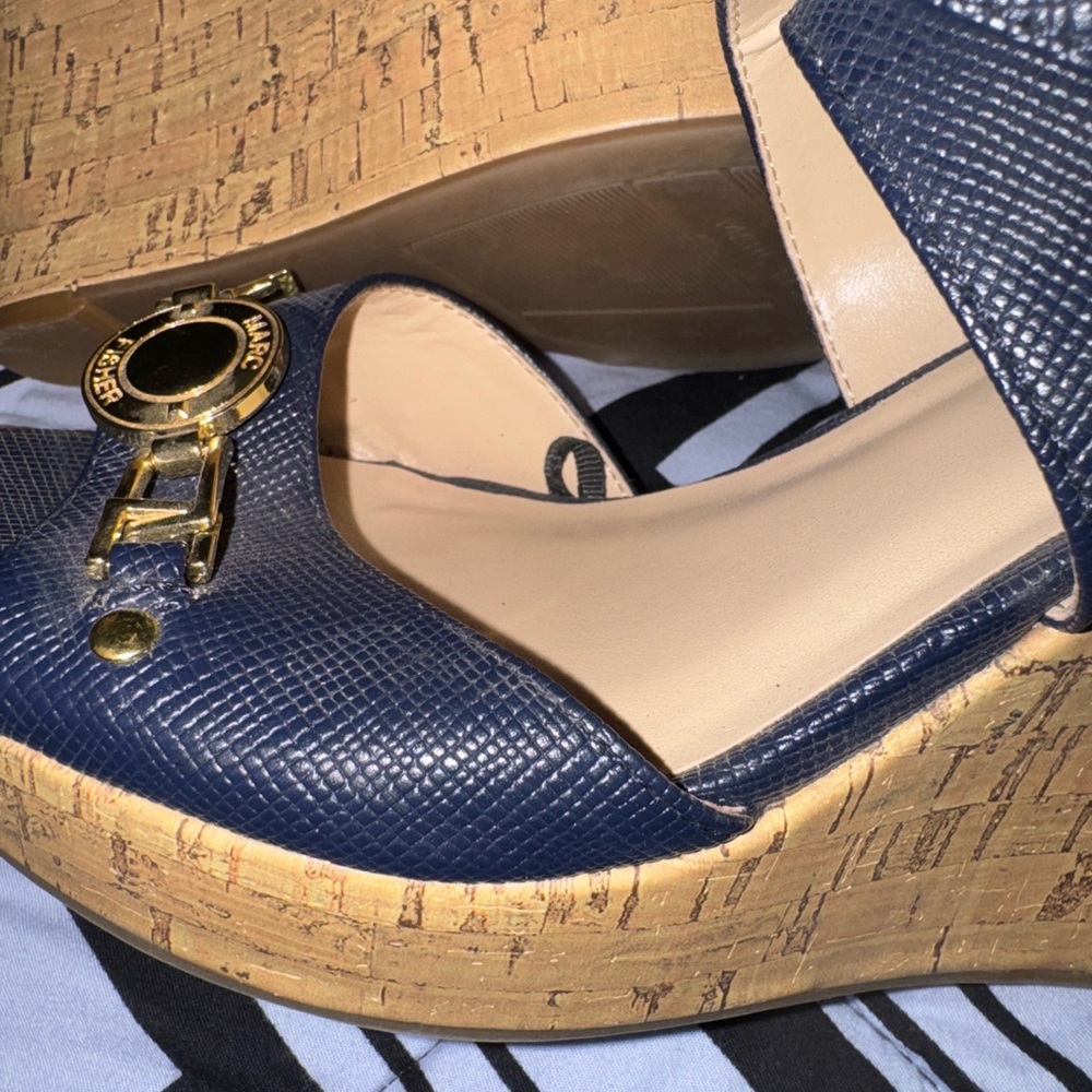 Marc Fisher Navy blue Wedge Sandals 8.5 EUC - Picture 4 of 11